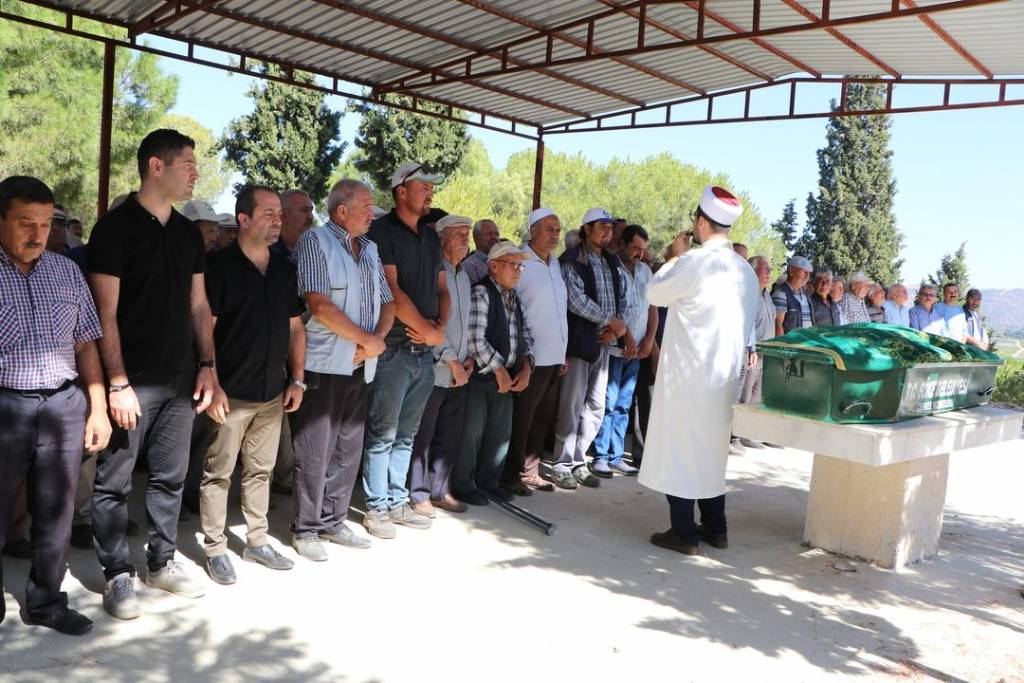 Avşar Mahallesi Eski Muhtarı Erdoğan Bakan Son Yolculuğuna Uğurlandı